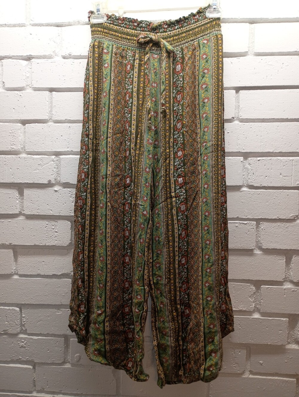 Kingston Grey Juniors' Printed High-Rise High-Low Hem Gaucho Boho Elastic Waist